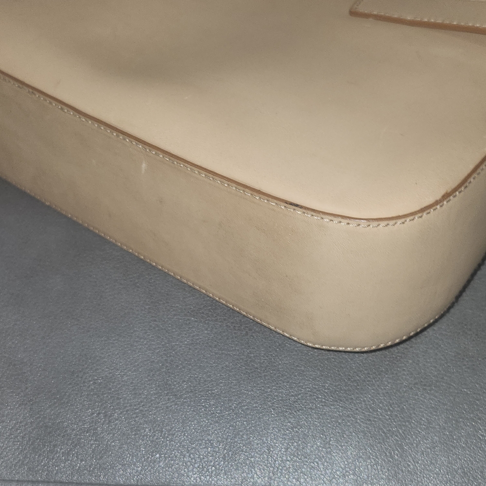 Salvatore Ferragamo Beige Shoulder Bag - Picture 5 of 13